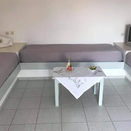 Grape Yard * Parikia (Paros)